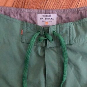 Men’s size 31 QUIKSILVER WATERMAN shorts
